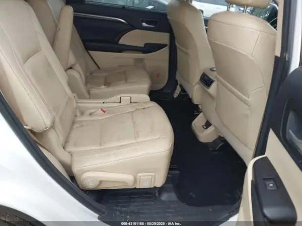 5TDDKRFH2GS289743 2016 TOYOTA HIGHLANDER - Image 8