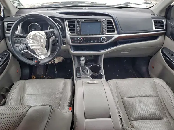 5TDDKRFH2GS298247 2016 TOYOTA HIGHLANDER - Image 8