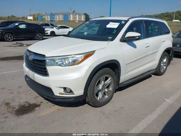 5TDDKRFH2GS302149 2016 TOYOTA HIGHLANDER - Image 2