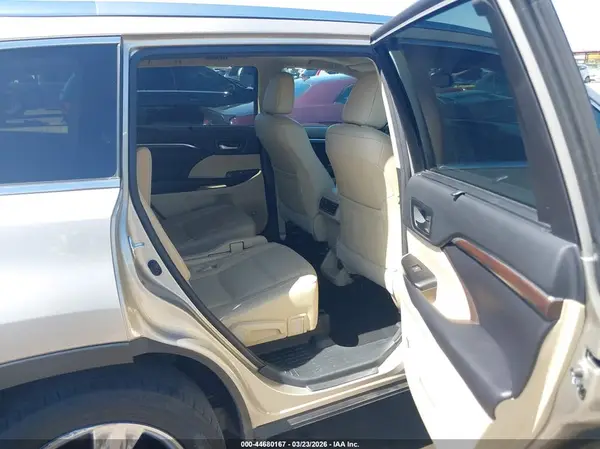 5TDDKRFH2GS323437 2016 TOYOTA HIGHLANDER - Image 8