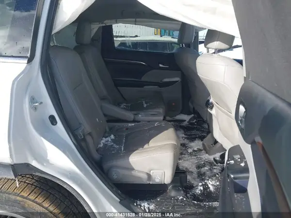 5TDDKRFH2GS325317 2016 TOYOTA HIGHLANDER - Image 8