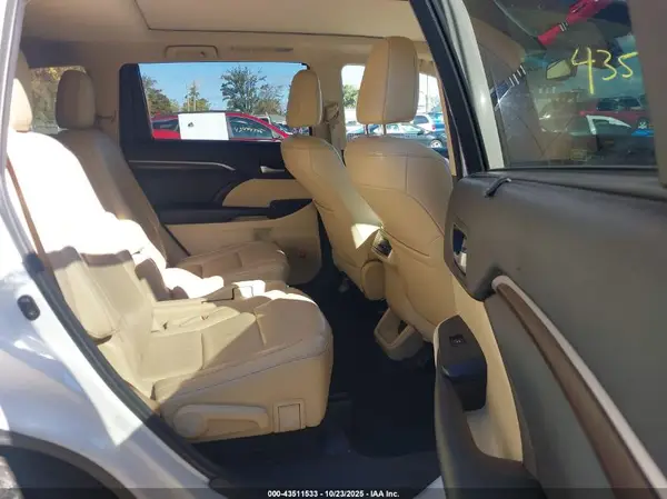 5TDDKRFH2GS326855 2016 TOYOTA HIGHLANDER - Image 8