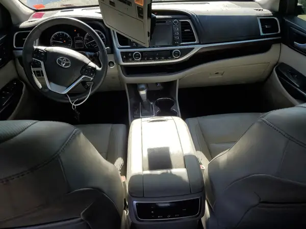 5TDDKRFH2GS329268 2016 TOYOTA HIGHLANDER - Image 8