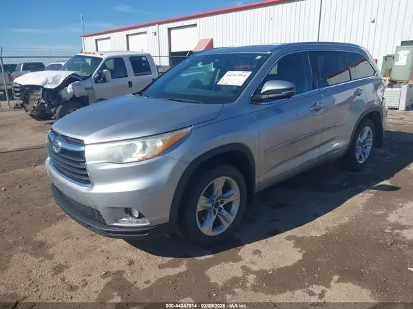 5TDDKRFH2GS353165 2016 TOYOTA HIGHLANDER - Image 2
