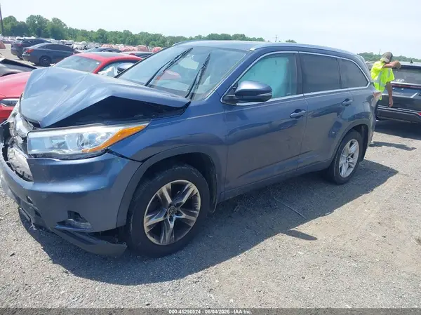 5TDDKRFH3GS231303 2016 TOYOTA HIGHLANDER - Image 2