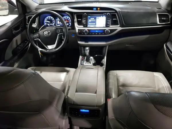 5TDDKRFH3GS246190 2016 TOYOTA HIGHLANDER - Image 8