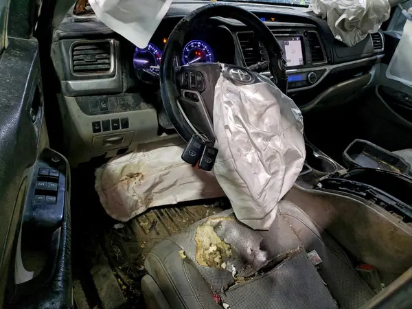 5TDDKRFH3GS270697 2016 TOYOTA HIGHLANDER - Image 8