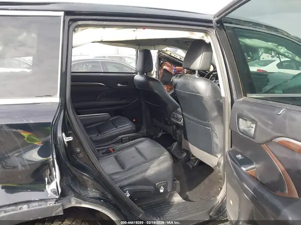 5TDDKRFH3GS275267 2016 TOYOTA HIGHLANDER - Image 8