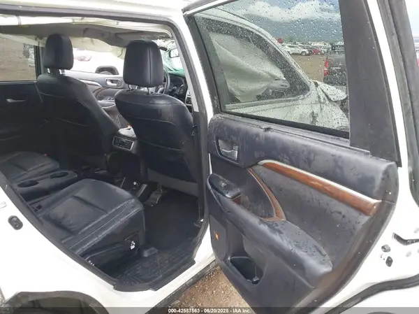5TDDKRFH3GS285507 2016 TOYOTA HIGHLANDER - Image 8