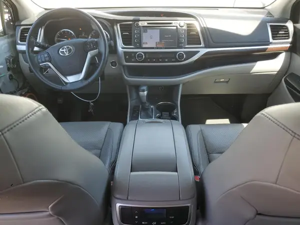 5TDDKRFH3GS296748 2016 TOYOTA HIGHLANDER - Image 8