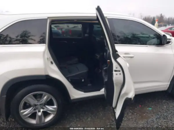5TDDKRFH3GS309305 2016 TOYOTA HIGHLANDER - Image 8