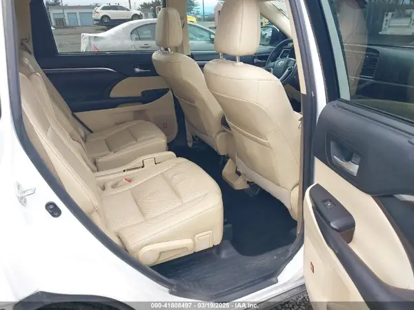 5TDDKRFH3GS318134 2016 TOYOTA HIGHLANDER - Image 8