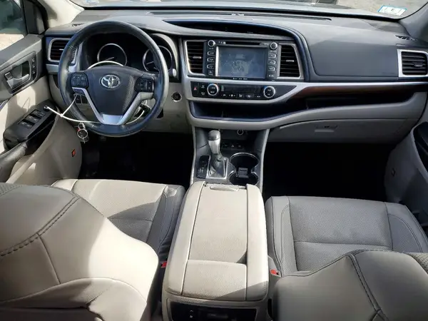5TDDKRFH3GS333331 2016 TOYOTA HIGHLANDER - Image 8