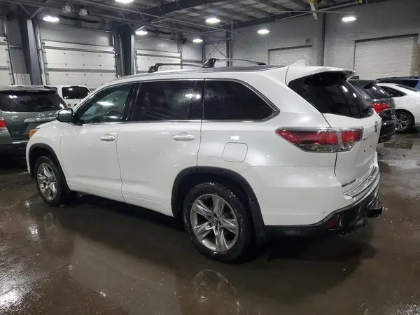 5TDDKRFH3GS340618 2016 TOYOTA HIGHLANDER - Image 2