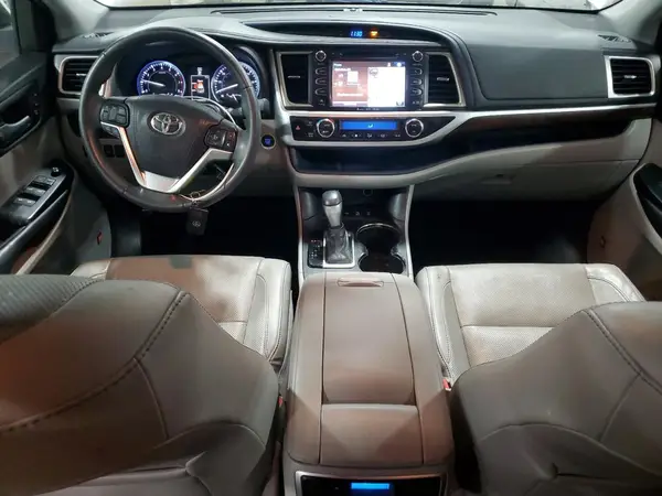 5TDDKRFH3GS340618 2016 TOYOTA HIGHLANDER - Image 8