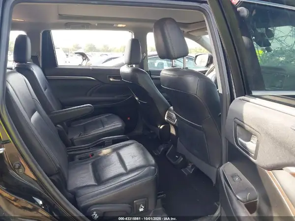 5TDDKRFH4GS228491 2016 TOYOTA HIGHLANDER - Image 8
