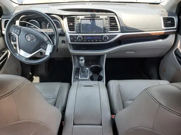 5TDDKRFH4GS241886 2016 TOYOTA HIGHLANDER - Image 8