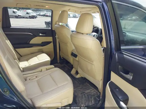 5TDDKRFH4GS243220 2016 TOYOTA HIGHLANDER - Image 8
