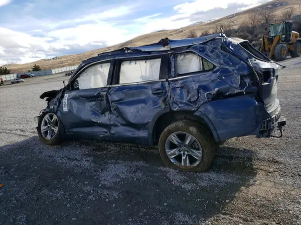 5TDDKRFH4GS278386 2016 TOYOTA HIGHLANDER - Image 2