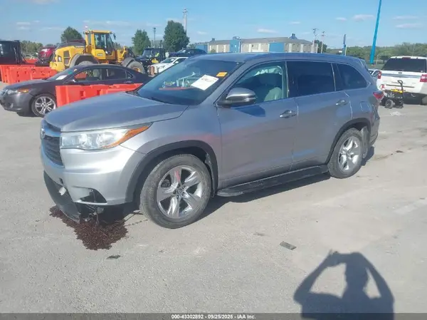 5TDDKRFH4GS278999 2016 TOYOTA HIGHLANDER - Image 2