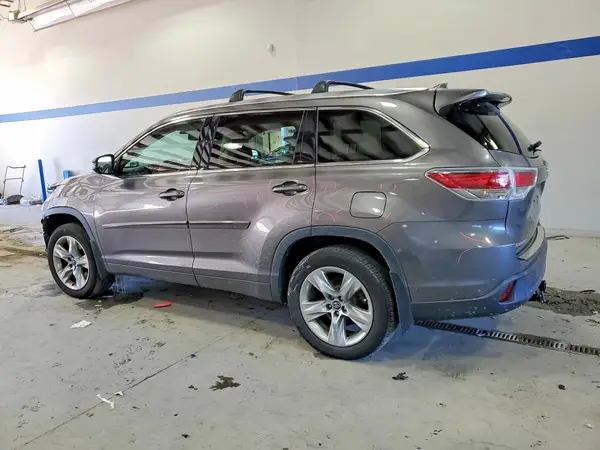 5TDDKRFH4GS282020 2016 TOYOTA HIGHLANDER - Image 2