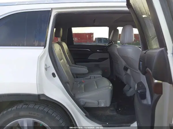 5TDDKRFH4GS323438 2016 TOYOTA HIGHLANDER - Image 8