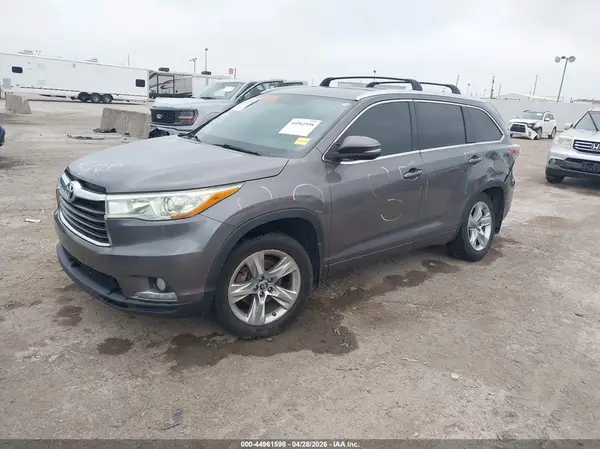 5TDDKRFH4GS339378 2016 TOYOTA HIGHLANDER - Image 2
