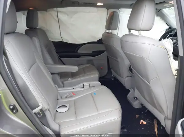 5TDDKRFH4GS339879 2016 TOYOTA HIGHLANDER - Image 8