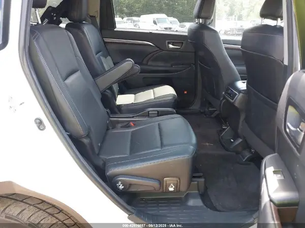 5TDDKRFH4GS341521 2016 TOYOTA HIGHLANDER - Image 8