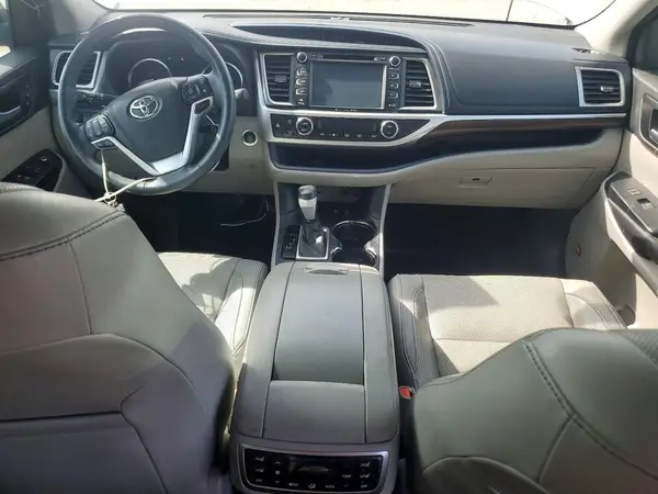 5TDDKRFH4GS348727 2016 TOYOTA HIGHLANDER - Image 8