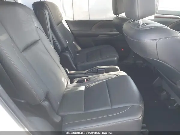 5TDDKRFH5GS259488 2016 TOYOTA HIGHLANDER - Image 8
