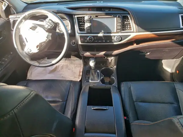 5TDDKRFH5GS266764 2016 TOYOTA HIGHLANDER - Image 8