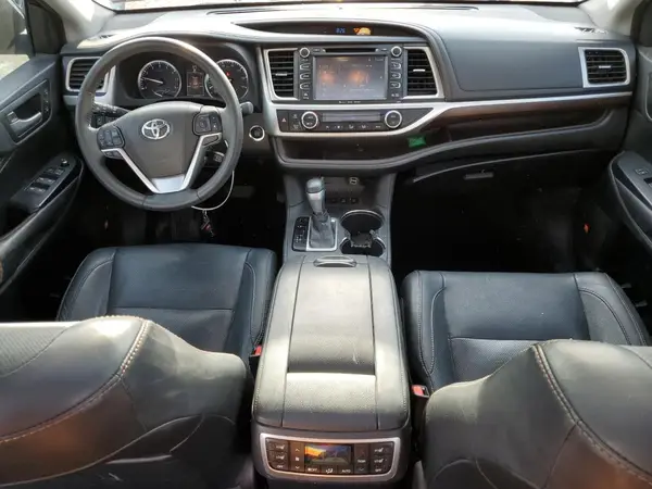 5TDDKRFH5GS322198 2016 TOYOTA HIGHLANDER - Image 8