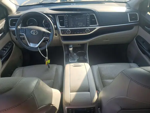 5TDDKRFH5GS326168 2016 TOYOTA HIGHLANDER - Image 8