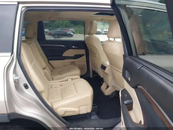 5TDDKRFH6GS226662 2016 TOYOTA HIGHLANDER - Image 8