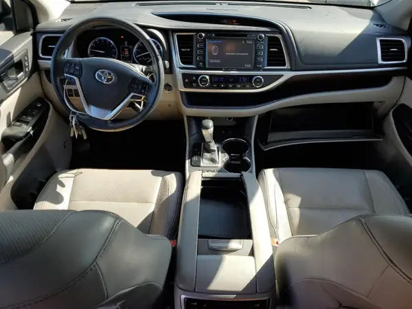 5TDDKRFH6GS261864 2016 TOYOTA HIGHLANDER - Image 8