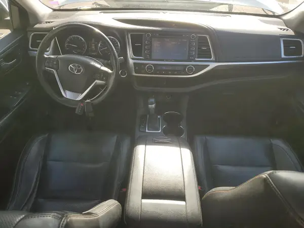 5TDDKRFH6GS269009 2016 TOYOTA HIGHLANDER - Image 8