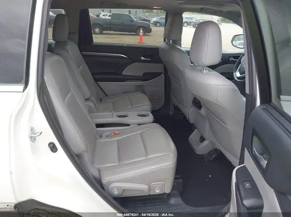5TDDKRFH6GS269799 2016 TOYOTA HIGHLANDER - Image 8