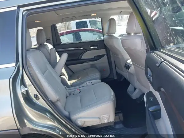5TDDKRFH6GS320265 2016 TOYOTA HIGHLANDER - Image 8