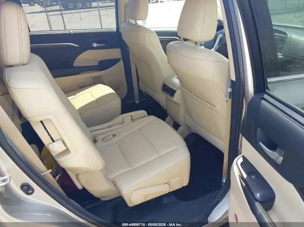 5TDDKRFH6GS326048 2016 TOYOTA HIGHLANDER - Image 8