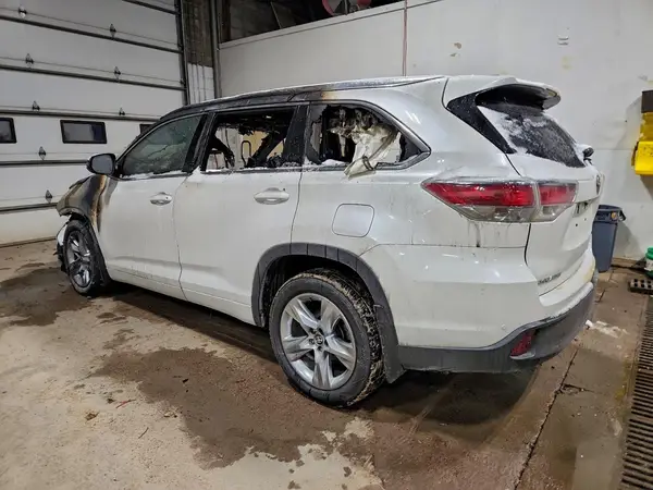 5TDDKRFH6GS327300 2016 TOYOTA HIGHLANDER - Image 2
