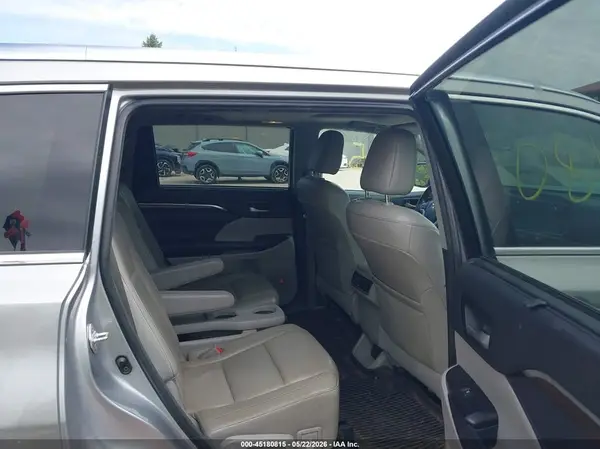 5TDDKRFH6GS334425 2016 TOYOTA HIGHLANDER - Image 8