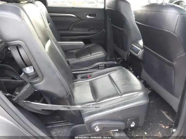 5TDDKRFH6GS335879 2016 TOYOTA HIGHLANDER - Image 8