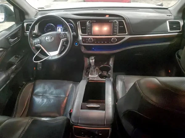 5TDDKRFH7GS228159 2016 TOYOTA HIGHLANDER - Image 8