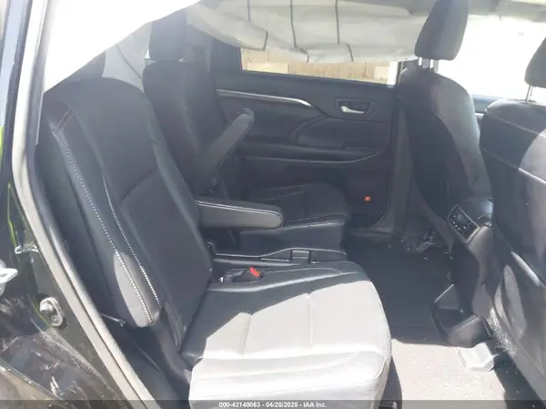 5TDDKRFH7GS230610 2016 TOYOTA HIGHLANDER - Image 8