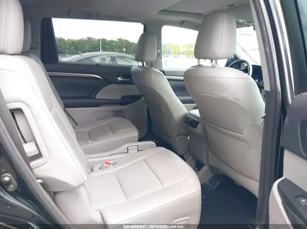 5TDDKRFH7GS234009 2016 TOYOTA HIGHLANDER - Image 8