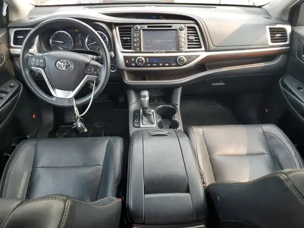 5TDDKRFH7GS247682 2016 TOYOTA HIGHLANDER - Image 8