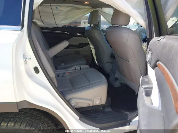 5TDDKRFH7GS248086 2016 TOYOTA HIGHLANDER - Image 8