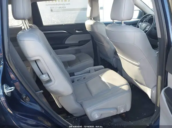 5TDDKRFH7GS290046 2016 TOYOTA HIGHLANDER - Image 8