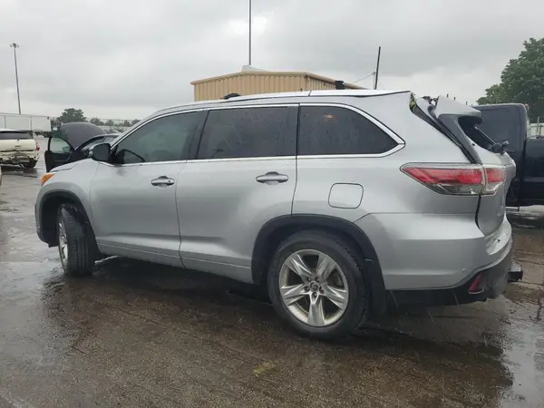 5TDDKRFH7GS321120 2016 TOYOTA HIGHLANDER - Image 2